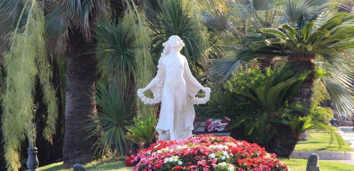 Trilocale Piazza Colombo Lägenhet Sanremo Exteriör bild