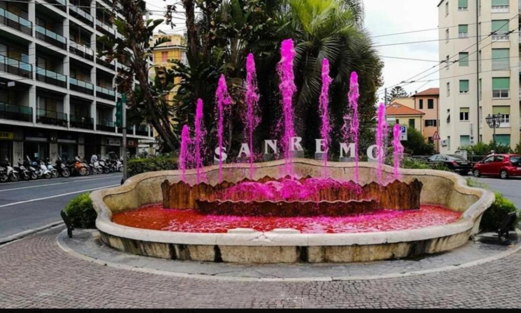 Trilocale Piazza Colombo Lägenhet Sanremo Exteriör bild